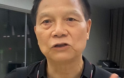 斗球体育直播-广东足球名宿，和容志行是好搭档，曾任职广东台，如今定居加拿大